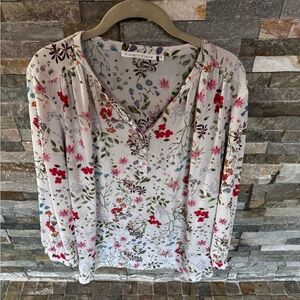 Violet & Claire Floral Patterned blouse